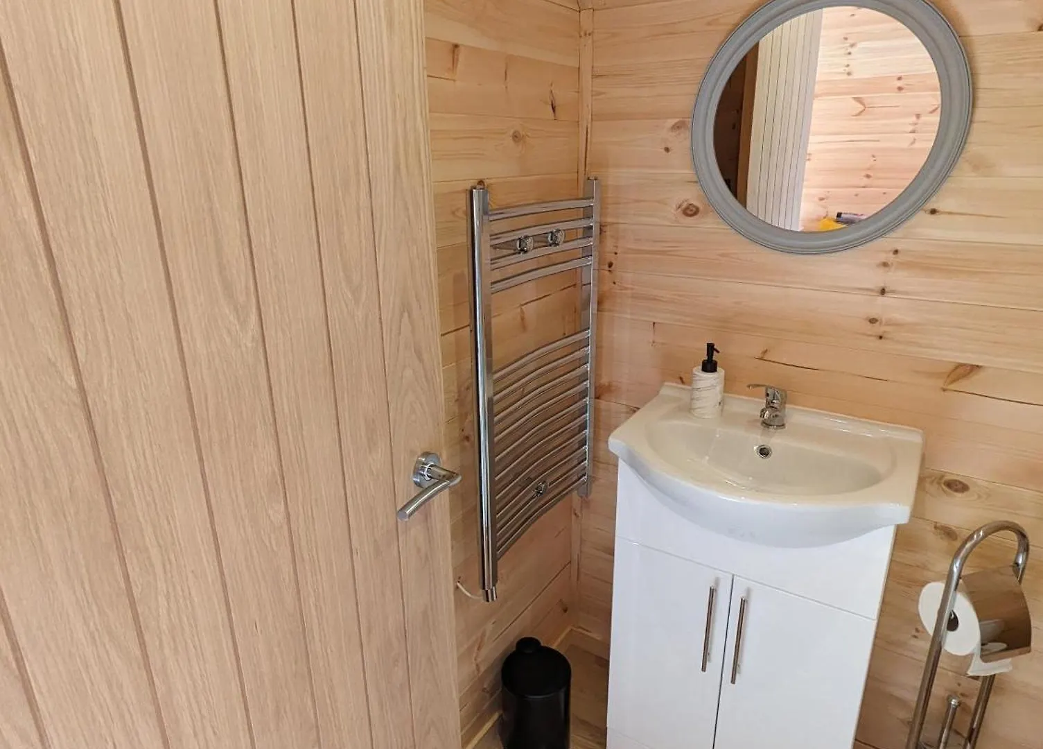 My Happy Hounds Glamping Hotel Northallerton