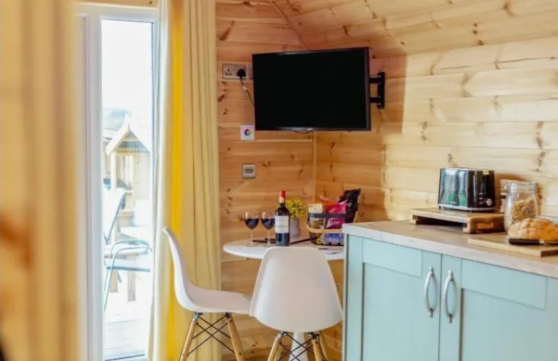 My Happy Hounds Glamping Hotel Northallerton