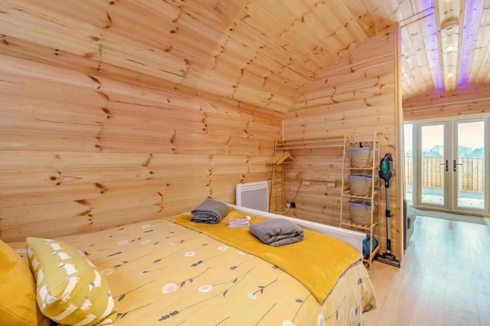 My Happy Hounds Glamping Hotel Northallerton