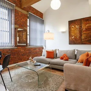 Cozy Downtown Loft In Bradford Apartment