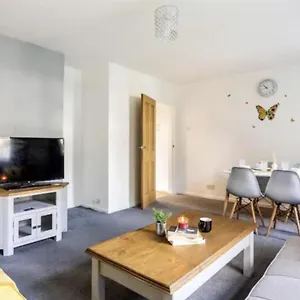 flat-in-leafy-sale-manchester.hotelsin-chester.com/