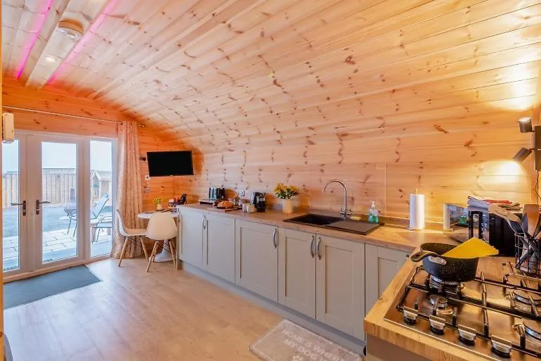 キャンプ場 ホテル My Happy Hounds Glamping ノーサラートン イギリス